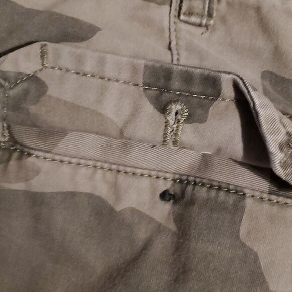 Urban Pipeline Camo Cargo Shorts Size 40 - Picture 7 of 8